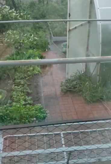 Фото Мощный ураган обрушился на Новосибирск. ОНЛАЙН 3 - Сиб.ФМ Фото Мощный ураган обрушился на Новосибирск. ОНЛАЙН 3